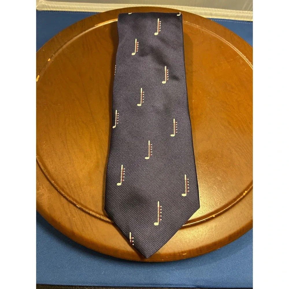 Corporate Classics Ltd New‎ York Blue Men's 100% Silk Tie Music Note Necktie USA